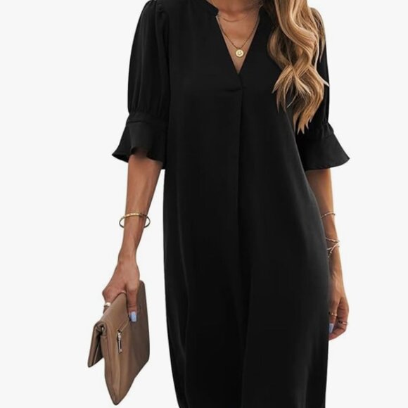 Dresses & Skirts - Women’s V neck black shift dress XXL (fits like XL)